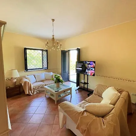 펜션 In 8 Ettari Di Campagna, A 20' Dal Mare Casa Piccirillo