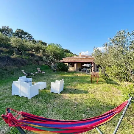 In 8 Ettari Di Campagna, A 20' Dal Mare 펜션 *