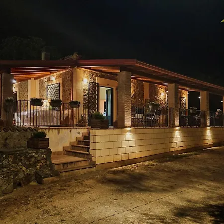 In 8 Ettari Di Campagna, A 20' Dal Mare 펜션